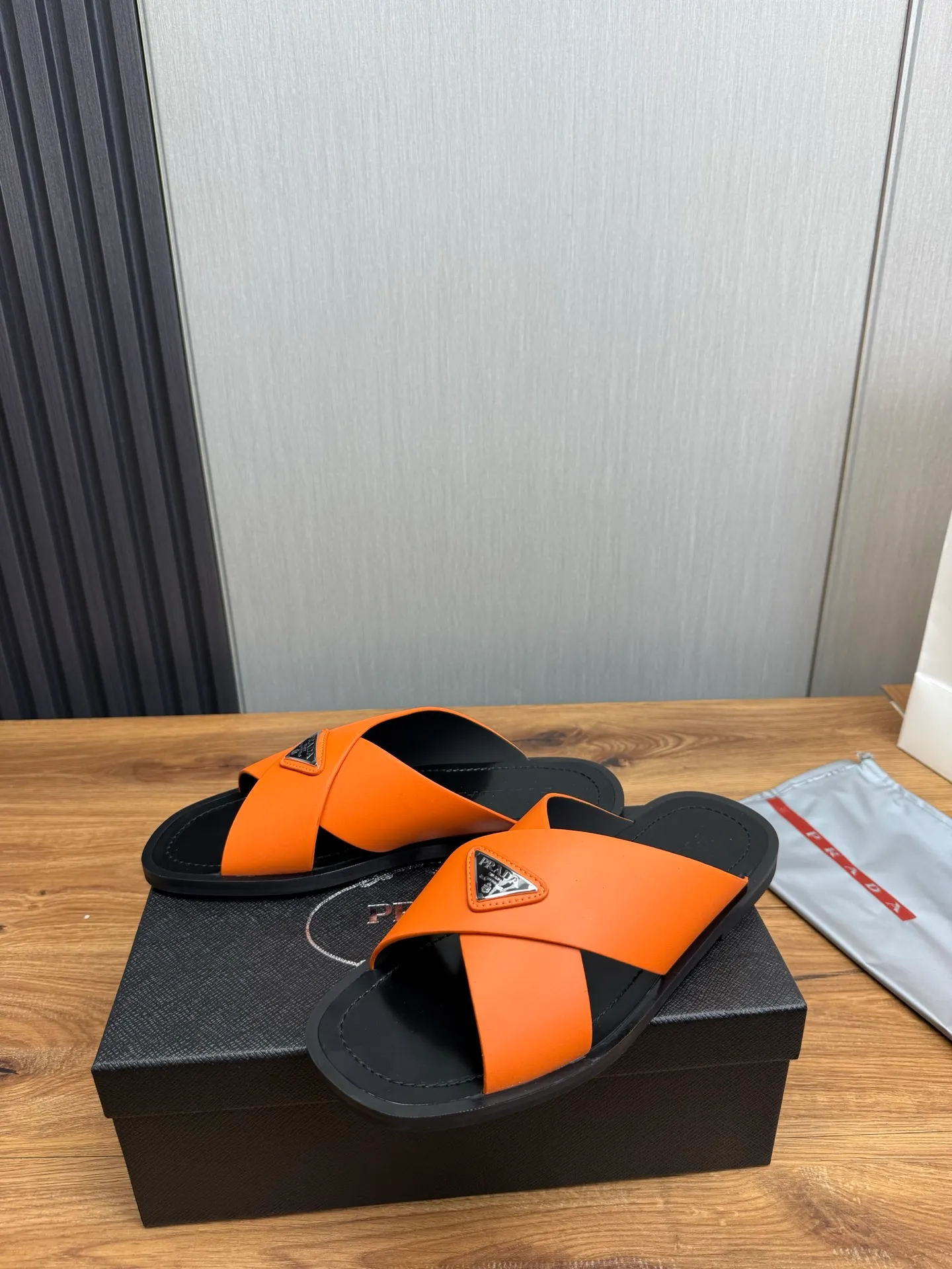 Factory price 340💰 ＰＲＡＤＡPrada - popular men's slippers hot sale 🔥 🩴Official website one to one production 38-45 sizes 45 46 🉑️Customized!